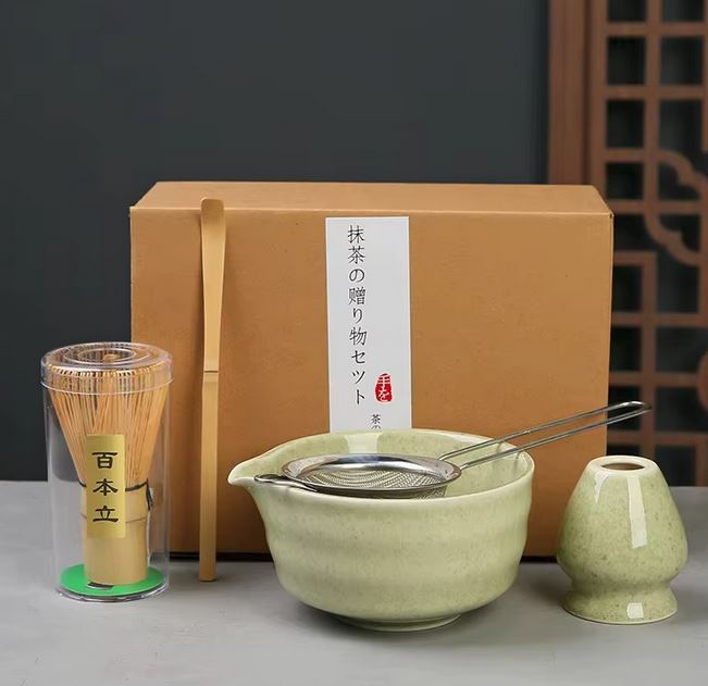 Matcha Set Komplett in Grün – Traditionelles Japanisches Tee Zubehör Set mit Bambusbesen, Schale & Sieb